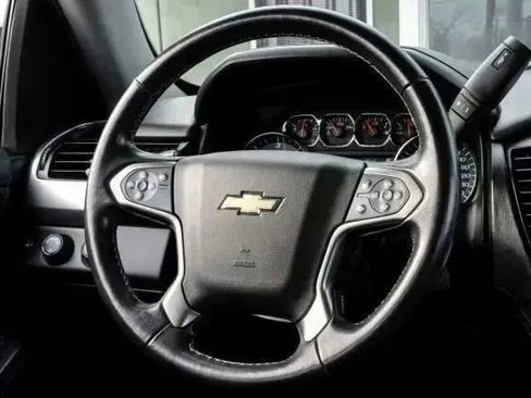 Used 2019 Chevrolet Suburban LT AWD/4WD image 28