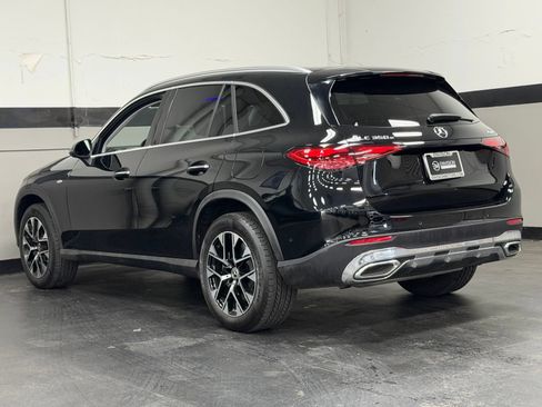 Used 2025 Mercedes-Benz GLC 350e 4MATIC image 9