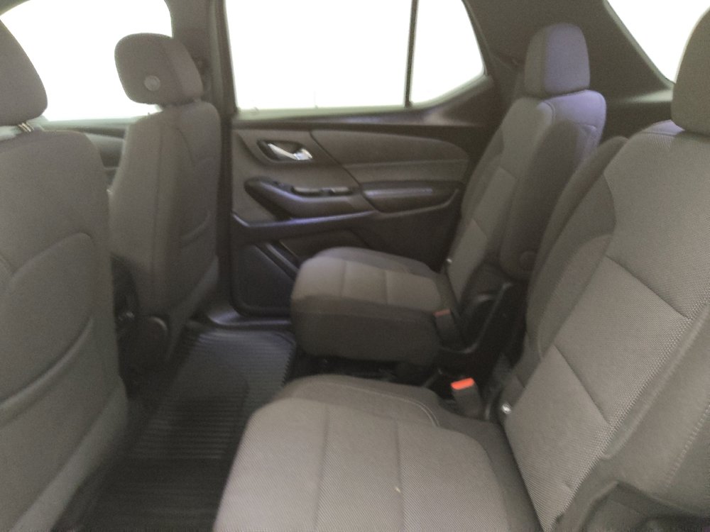 Used 2023 Chevrolet Traverse LT FWD image 18