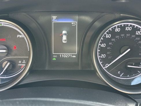 Used 2021 Toyota Camry SE image 10