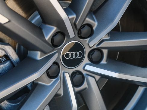 New 2025 Audi Q3 2.0T Premium image 16