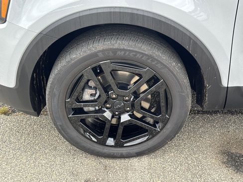 Certified 2025 Kia Telluride SX Prestige X-Line image 11