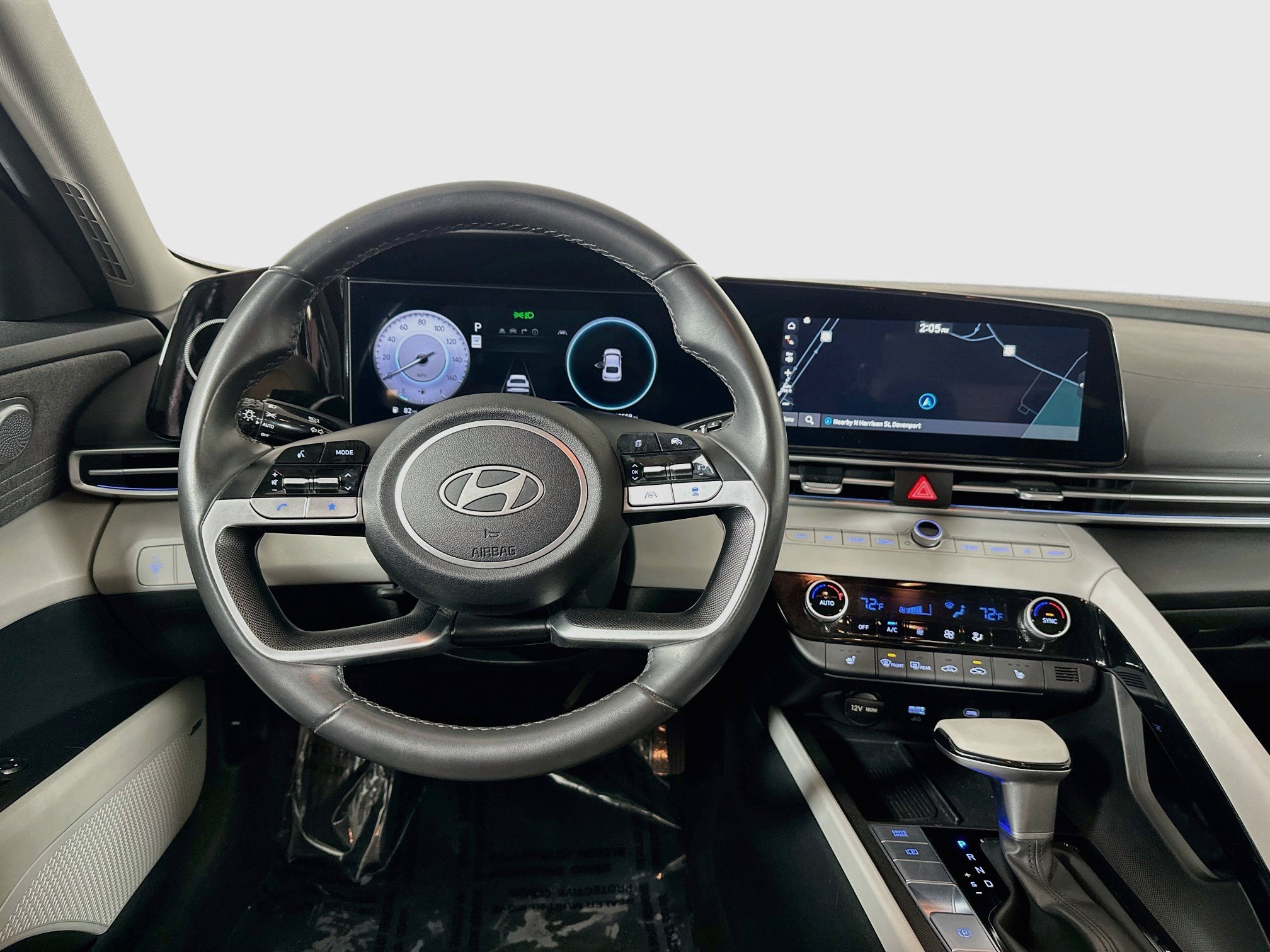 Certified 2025 Hyundai Elantra Limited FWD image 23