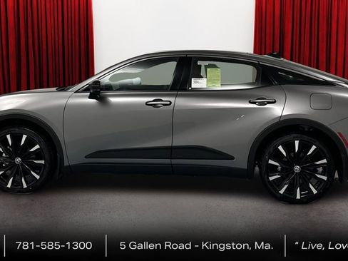 New 2025 Toyota Crown Platinum AWD/4WD image 8