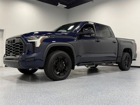 Used 2025 Toyota Tundra Limited w/ TRD Off-Road Package AWD/4WD image 5