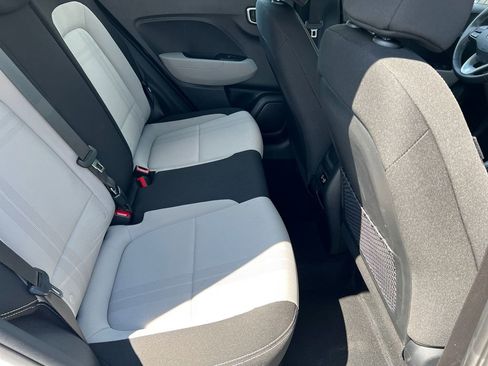 Certified 2025 Hyundai Venue SEL FWD image 10