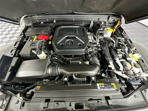 Used 2023 Jeep Wrangler Sahara image 33