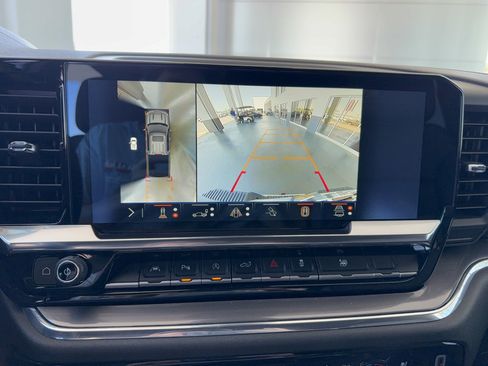 Used 2025 Chevrolet Silverado 1500 High Country AWD/4WD image 21