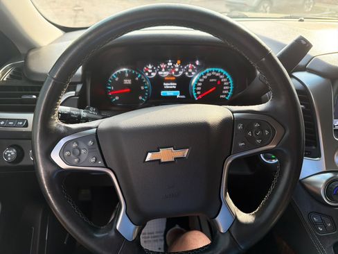 Used 2020 Chevrolet Suburban Premier AWD/4WD image 17