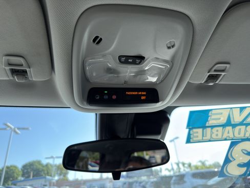 Used 2023 Chevrolet TrailBlazer LT FWD image 33