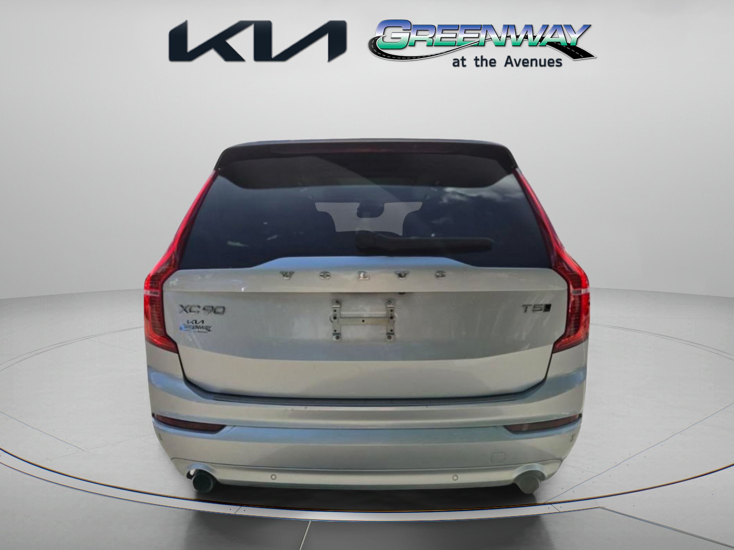 Used 2019 Volvo XC90 T5 Momentum w/ Protection Package Premier AWD/4WD image 6