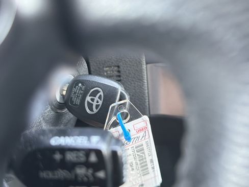 Used 2021 Toyota Tacoma SR5 AWD/4WD image 19