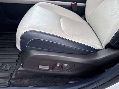 Used 2025 Kia Carnival SX Prestige FWD image 23