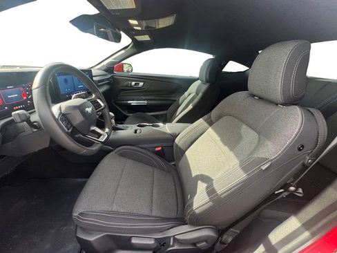 Used 2025 Ford Mustang Coupe image 10