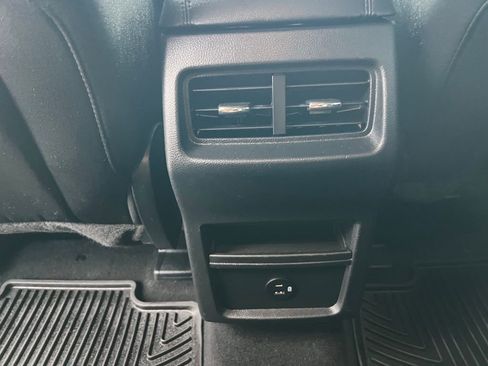 Used 2021 Ford Edge SE image 21