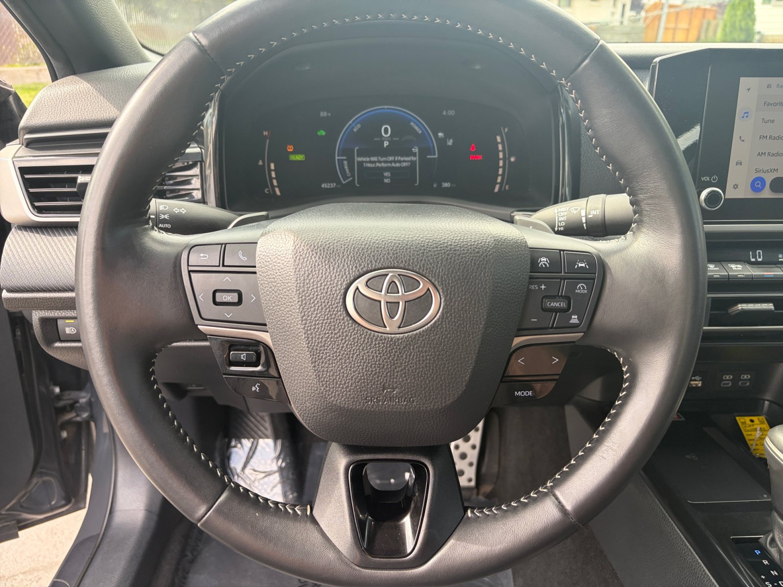Used 2025 Toyota Camry SE FWD image 12