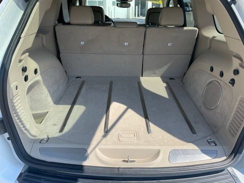 Used 2017 Jeep Grand Cherokee Overland AWD/4WD image 25