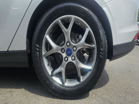 Used 2014 Ford Focus SE w/ Equipment Group 201A FWD image 10