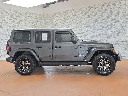 Used 2022 Jeep Wrangler Unlimited Sahara w/ Cold Weather Group image 11