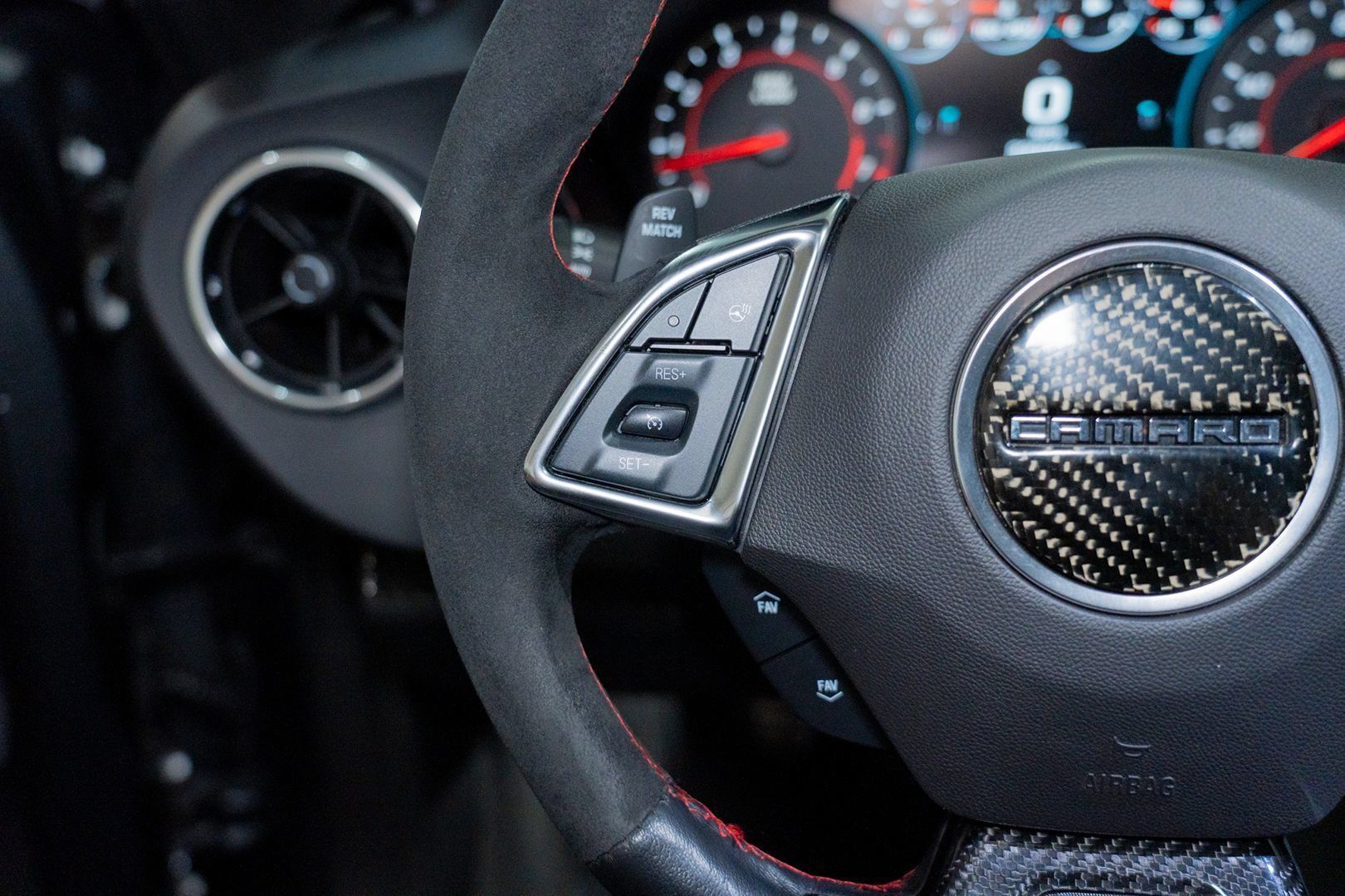 Used 2018 Chevrolet Camaro ZL1 RWD image 32