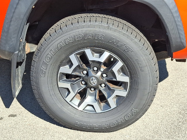 Used 2017 Toyota Tacoma TRD Off-Road w/ Tow Package (A/T) AWD/4WD image 8