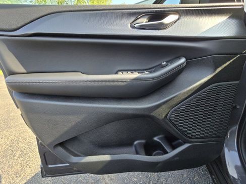 New 2025 Jeep Grand Cherokee Laredo X image 16