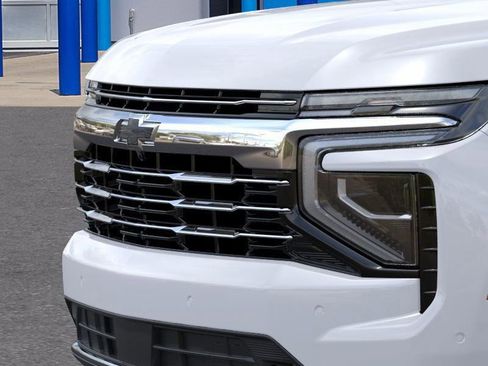 New 2026 Chevrolet Suburban LT image 14
