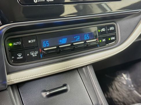 Used 2017 Toyota Corolla iM w/ Carpet Mat Package FWD image 18