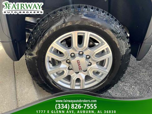 Used 2024 GMC Sierra 2500 SLT w/ SLT Premium Package AWD/4WD image 34