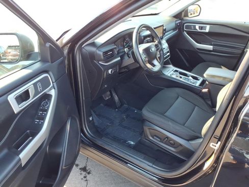 Used 2022 Ford Explorer XLT AWD/4WD image 10