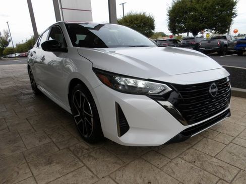 Certified 2024 Nissan Sentra SR image 3