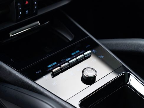 Used 2025 Porsche Cayenne S image 29