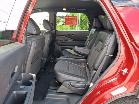 Certified 2024 Nissan Pathfinder Rock Creek AWD/4WD image 12