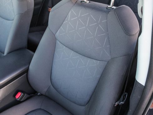 Used 2021 Toyota RAV4 XLE image 26