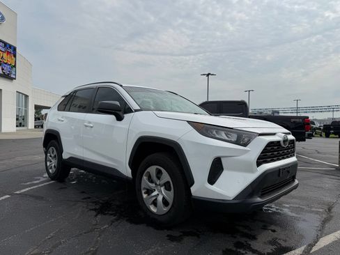Used 2020 Toyota RAV4 LE w/ Carpet Mat Package FWD image 3