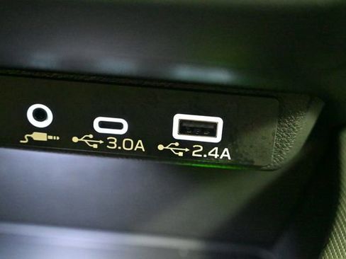 Used 2025 Subaru Forester Limited image 31