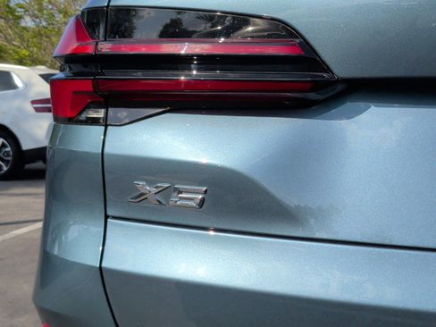 Used 2026 BMW X5 xDrive40i w/ Climate Comfort Package image 11