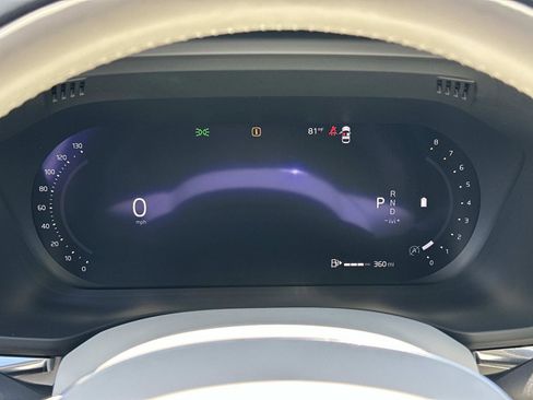 Certified 2023 Volvo XC60 B5 Plus AWD/4WD image 8