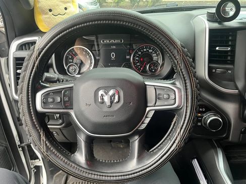 Used 2020 RAM 1500 Big Horn AWD/4WD image 9