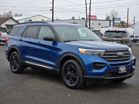 Used 2020 Ford Explorer XLT w/ Comfort Package image 7