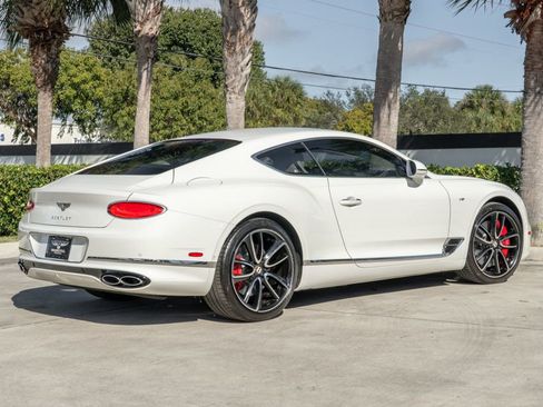 Used 2020 Bentley Continental GT image 8