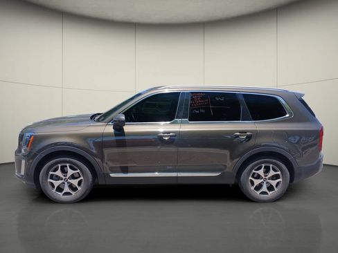 Used 2021 Kia Telluride EX w/ Towing Package FWD image 4