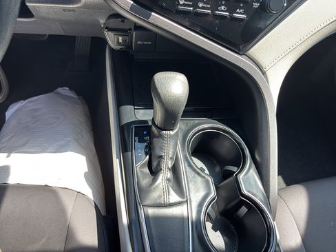 Used 2019 Toyota Camry LE FWD image 9