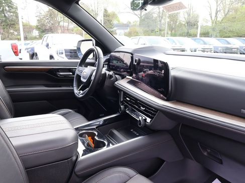 Used 2025 Chevrolet Tahoe High Country image 48