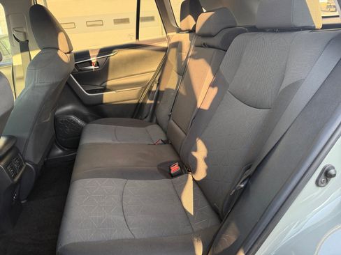 Used 2021 Toyota RAV4 XLE w/ Convenience Package FWD image 16