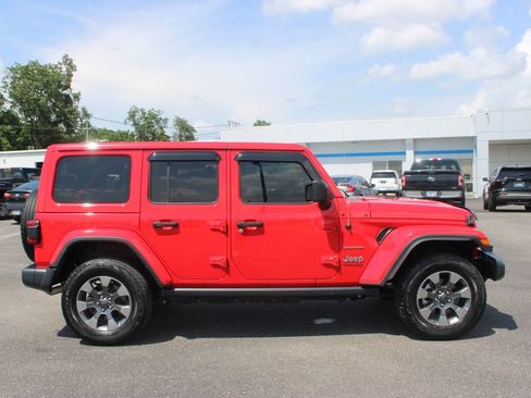 Used 2021 Jeep Wrangler Unlimited Sahara w/ LED Lighting Group AWD/4WD image 11