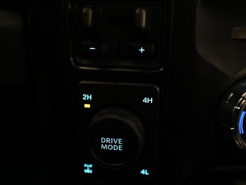Used 2025 Ford F250 Platinum AWD/4WD image 27