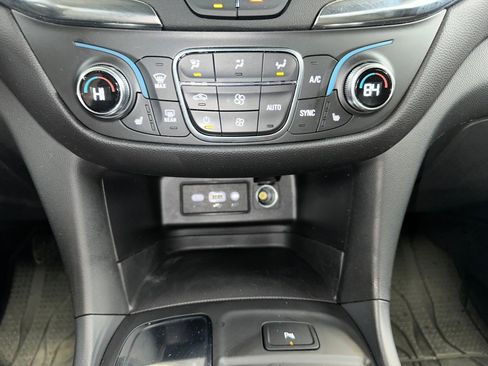 Certified 2024 Chevrolet Equinox LT w/ LPO, Floor Liner Package image 13