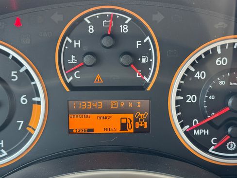 Used 2013 Nissan Titan SV w/ SV Value Truck Pkg image 20