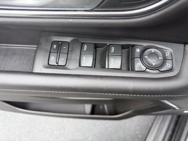 Used 2022 GMC Yukon XL SLT w/ SLT Luxury Package AWD/4WD image 20